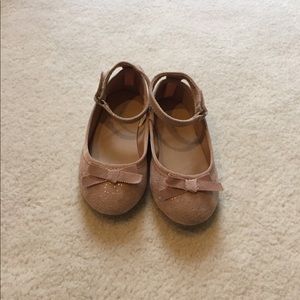 Old Navy blush/nude flats, size 8 toddler.